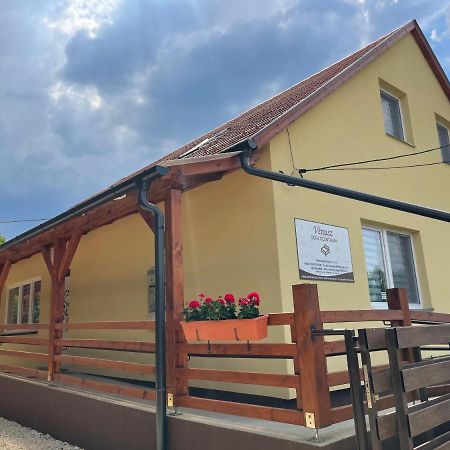 Venusz Ueduelocentrum Tiszacsege エクステリア 写真